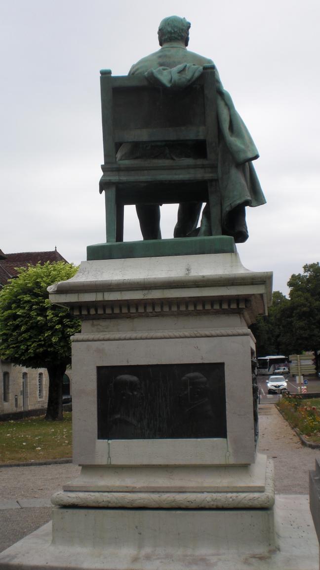 Statua de Louis Pasteur - dorso
